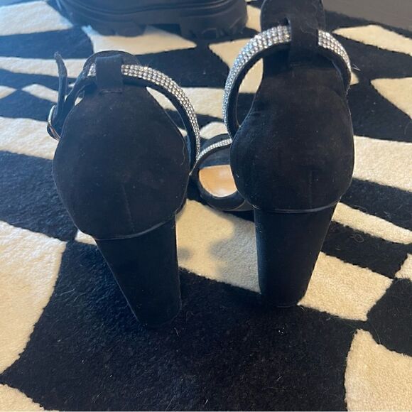 Lulu’s Rhinestone Pumps   - Picture 5 of 7